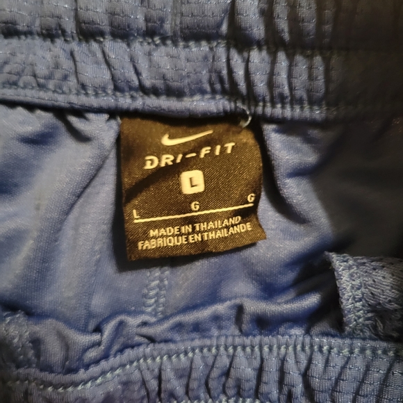 Nike boys dri fit blue & black athletic basketball shorts youth size L - Picture 2 of 4